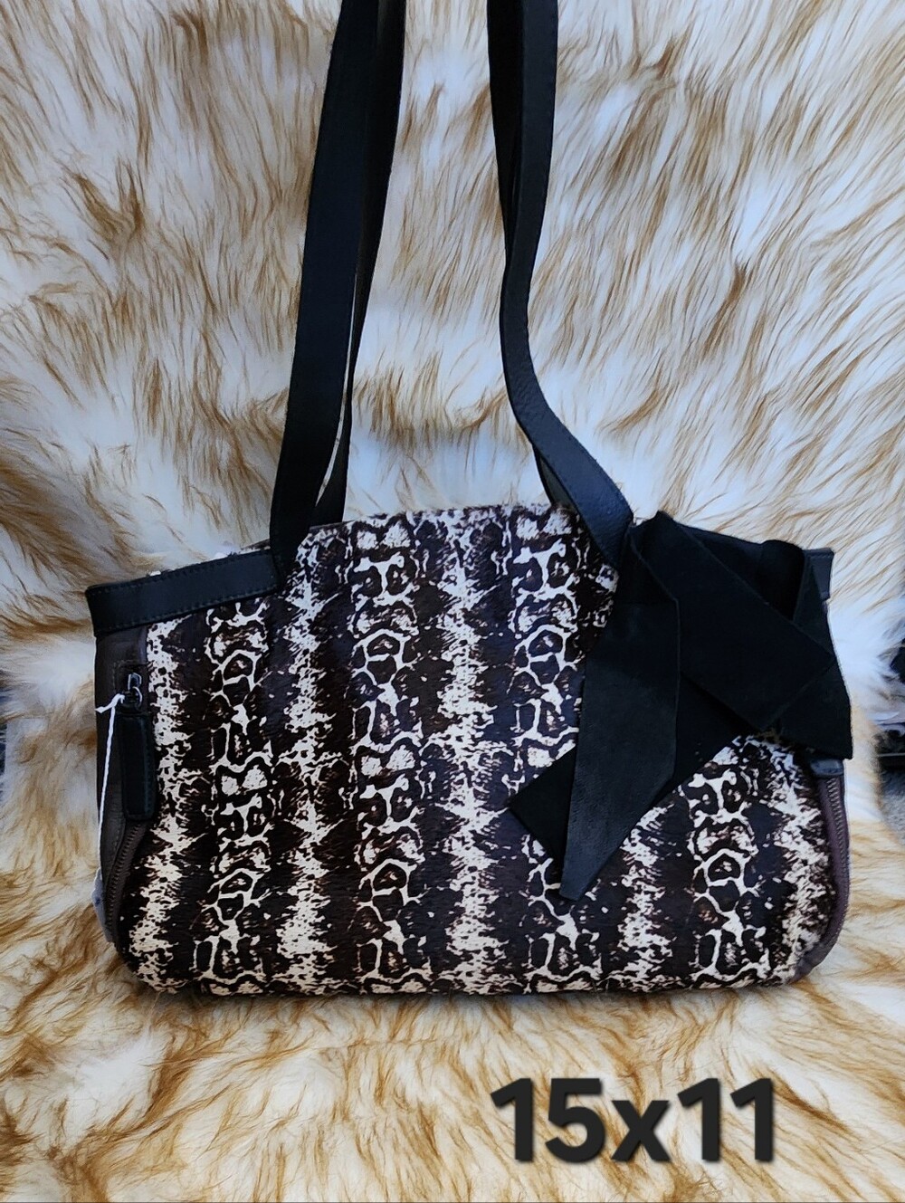Black and White Snake-Print Shoulder Bag with Bow